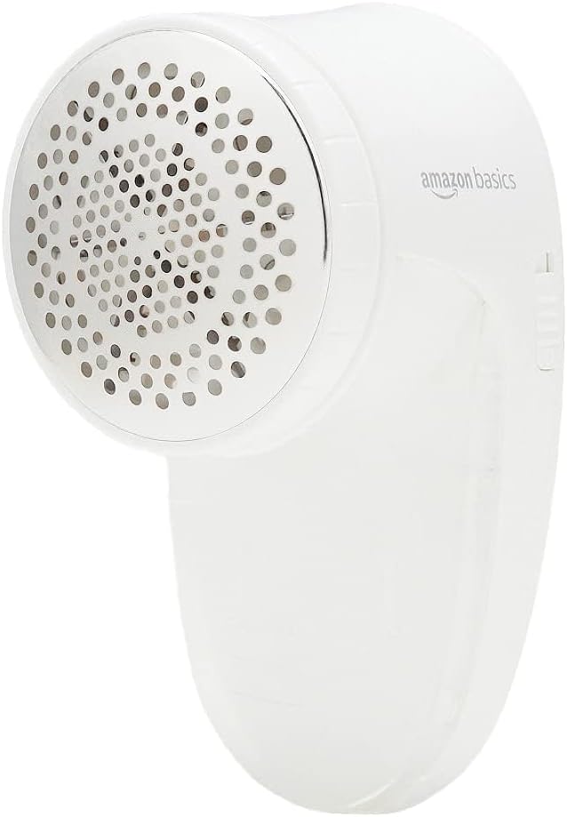Amazon Basics Battery Operated Fabric Shaver for Lint and Fuzz Removal, Includes 2 Spare Blades, White