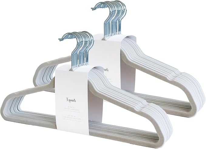 3 Sprouts - Adult Velvet Hangers - Non Slip Felt Clothing Hanger Set - Durable & Slim for Space Saving - Ideal Velvet Hangers for Organization - Lightweight Thin Clothes Hangers - Pack of 30 - Gray