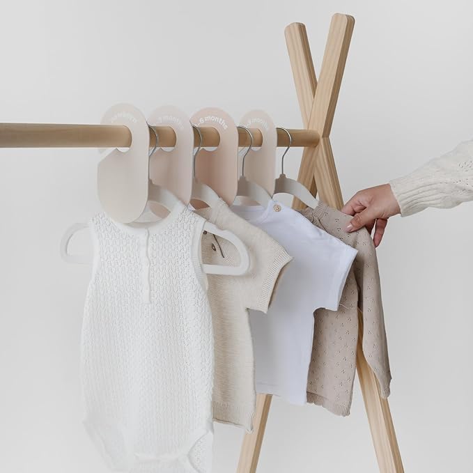 3 Sprouts Baby Closet Organizer Set - 15 Nursery Hangers with 8 Size Dividers, Closet Dividers for Baby Clothes and Clothes Organizer for Infant to Toddler Clothing - Cream Hangers & Neutral Dividers