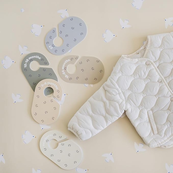3 Sprouts Baby Closet Dividers Set of 8 - Toddler Clothes Organizer Hanger, Double-Sided Size Labels - Nursery Organization for Newborn Clothing, Infant, Boy & Girl - Blueberry