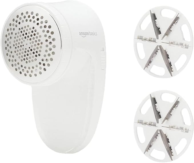 Amazon Basics Battery Operated Fabric Shaver for Lint and Fuzz Removal, Includes 2 Spare Blades, White