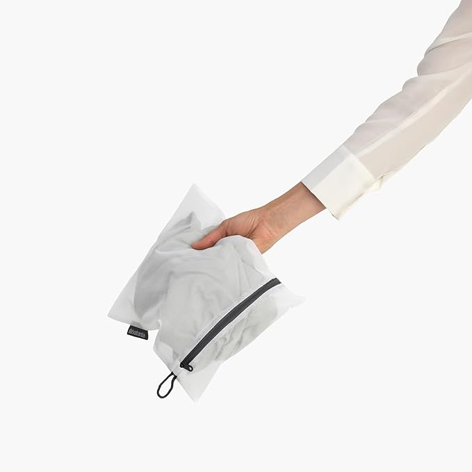 Brabantia 3-Pack Mesh Zip Up Laundry Bags (White) for Washing Machine Delicates, Face Masks, Socks, Bras (1 x Medium, 2 x Small) Organizer, Travel Bags