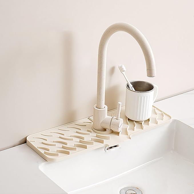 Silicone Faucet Splash-Proof pad, Multifunctional Water-Saving Splash-Proof Cushion, Universal Faucet Cover, Suitable for Kitchen and Bathroom Sink Faucet (White, 17.7 * 5.5)