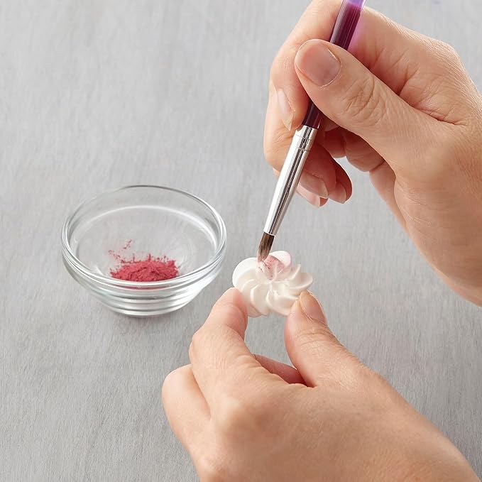 Wilton 2-Piece Dusting Brush Set - Apply Color Accent to Cakes with These two Brushes for Cake Decorating, Soft & Easy-To-Clean Baking Brushes