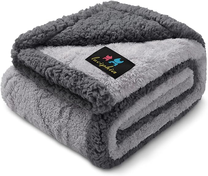 Luciphia Waterproof Pet Blanket, Liquid Pee Proof Dog Blankets for Sofa Bed Couch, Reversible Sherpa Fleece Furniture Protector Cover for Small Medium Large Dogs Cats,Light Grey Small（40" x 28"）