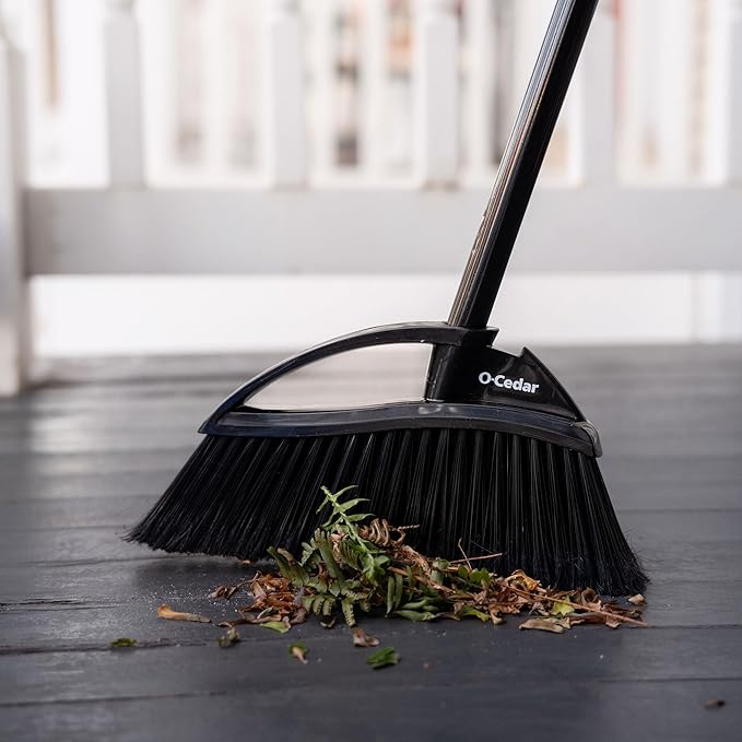 O-Cedar Indoor & Outdoor Strong Sweep Broom & Brush Bundle | Heavy Duty Bristles Remove 99% of Dust & Dirt in One Sweep | Step-On Dust Pan | Safe for Hardwoods, Powerful on Outdoor Debris