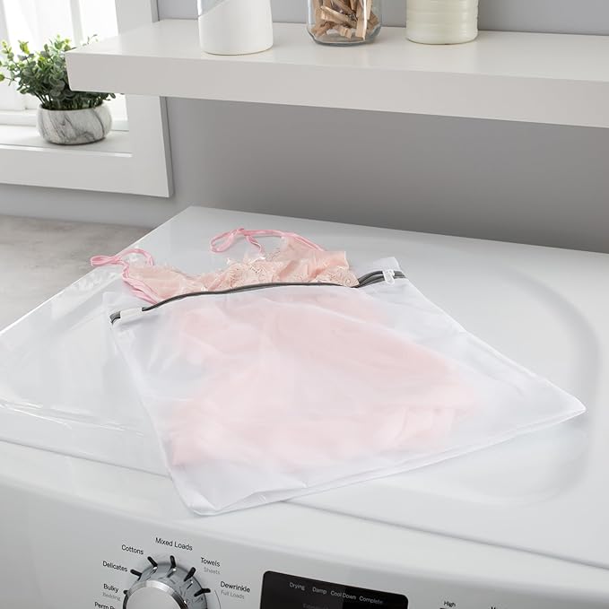 Large Mesh Wash Bag | Laundry | Washing Machine | Zipper Closure | Prevents Pulling and Tearing | Clothes | Garments | Delicates | Socks | White