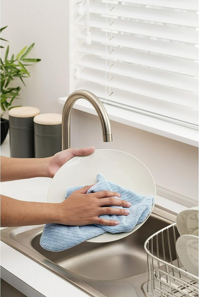 Scotch-Brite 3-in-1 Microfiber Kitchen Cloth, Streak-Free Cleaning, 1 Cloth