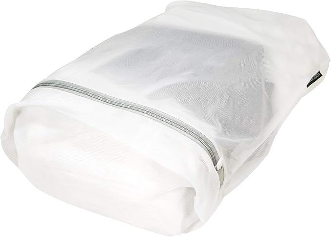 Laura Ashley Large Laundry Delicates with Zipper Closure to Protect Clothes Mesh Wash Bag, Clear, LA-92435