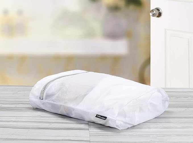 Laura Ashley Large Laundry Delicates with Zipper Closure to Protect Clothes Mesh Wash Bag, Clear, LA-92435