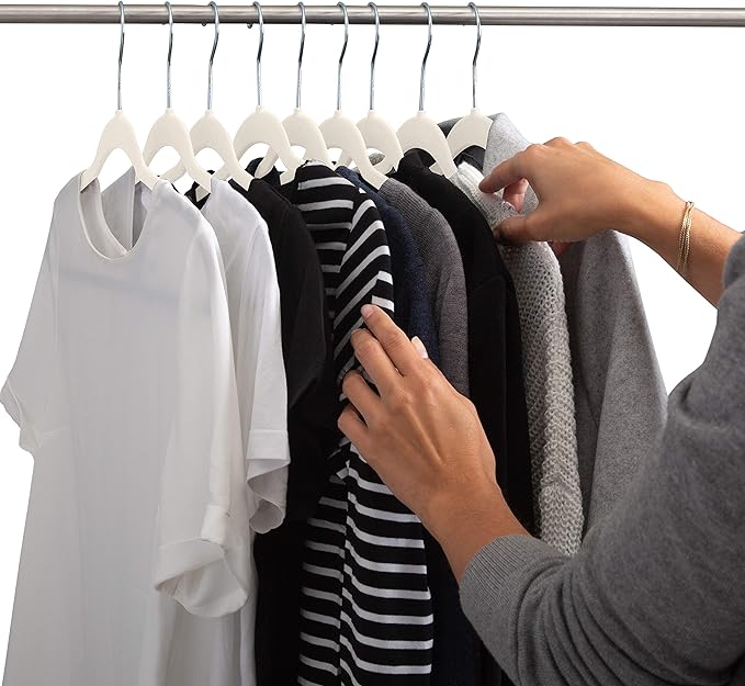 Simplify 10 Super Slim Velvet Huggable Hangers in Ivory