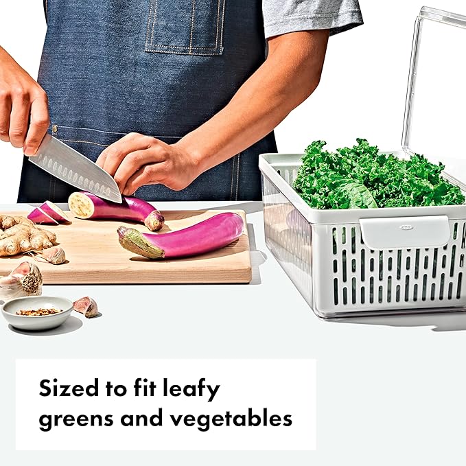 OXO Good Grips Produce Saver – Medium Bin, 13.8 x 7.4 x 4.7 in, White
